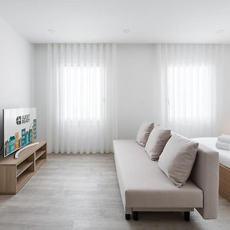 Guestready - The Grey Light Across Forum Aveiro Luaran gambar